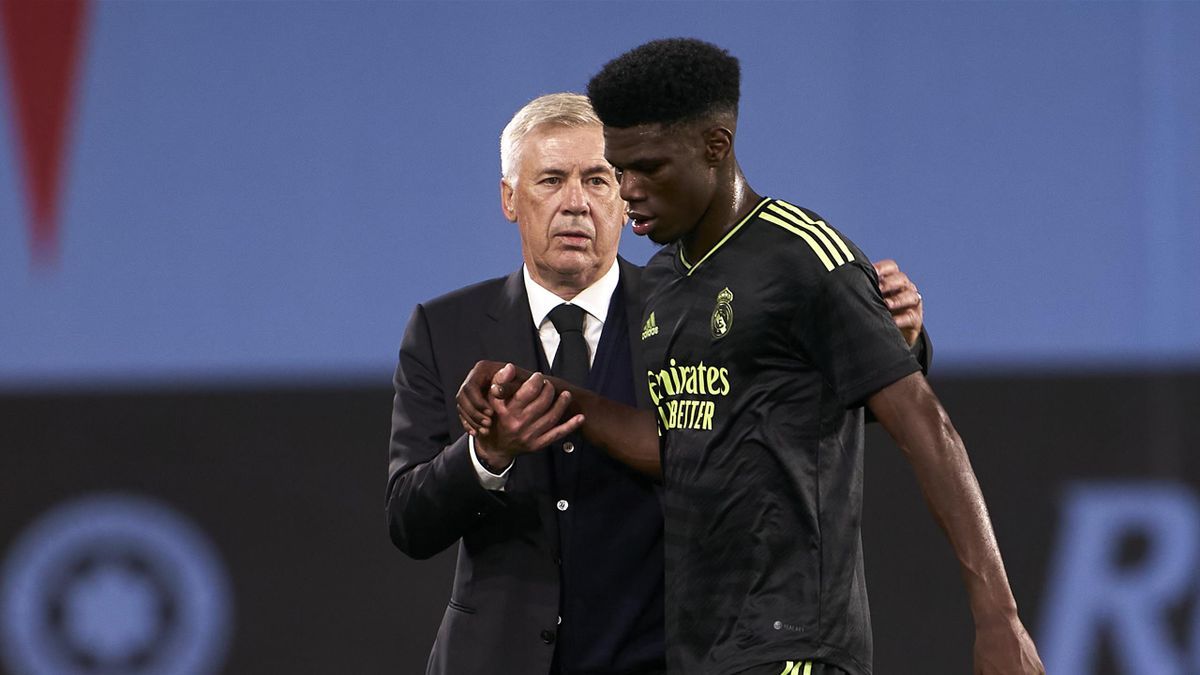 Aurelien Tchouameni y Carlo Ancelotti