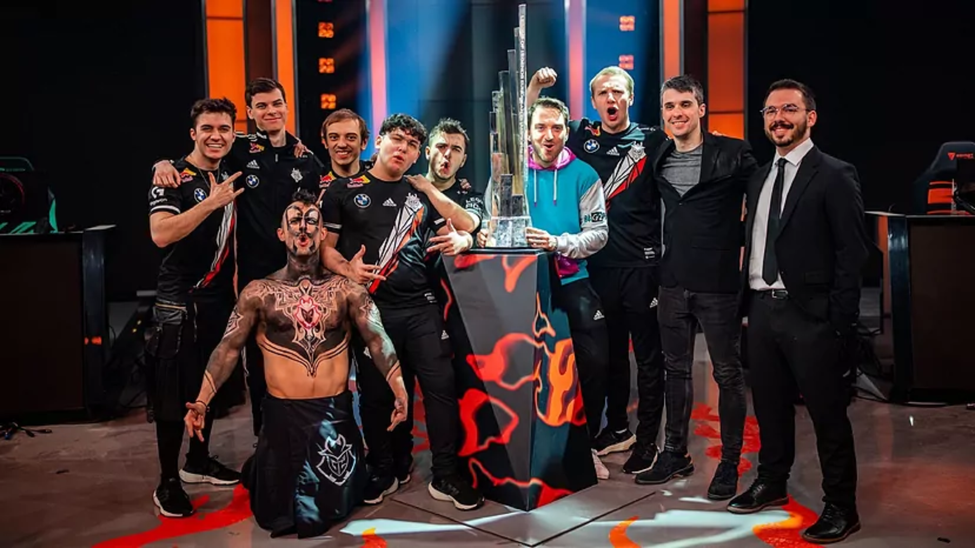 Broken Blade, Jankos, Flakked, Caps y Targamas celebran la consecución del título