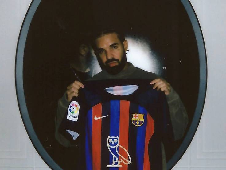 Drake, rapero con la camiseta del FCB