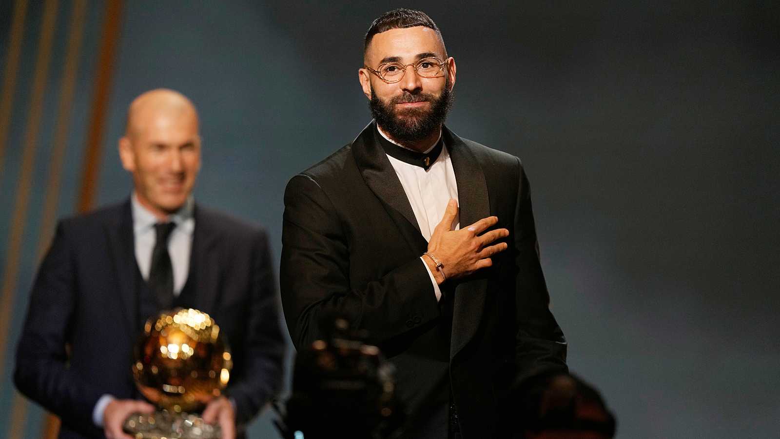 Karim Benzema recogió el Balón de Oro el pasado lunes