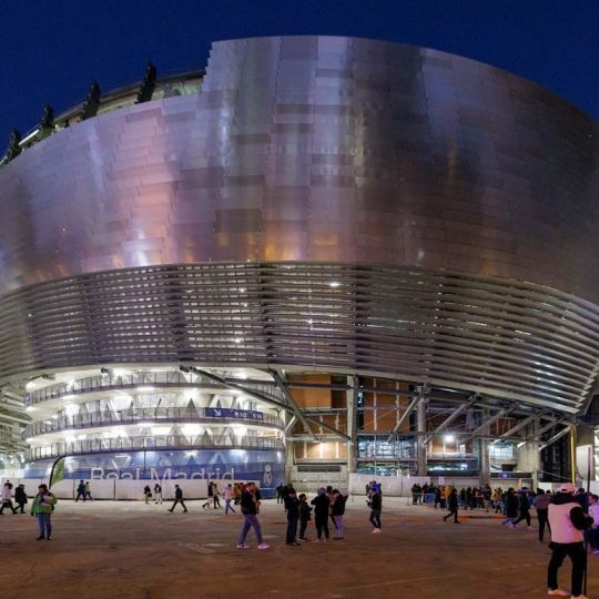 El Santiago Bernabéu en día de partido