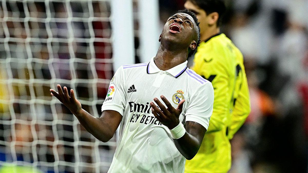 Vinicius se lamenta de una acción ante Bono