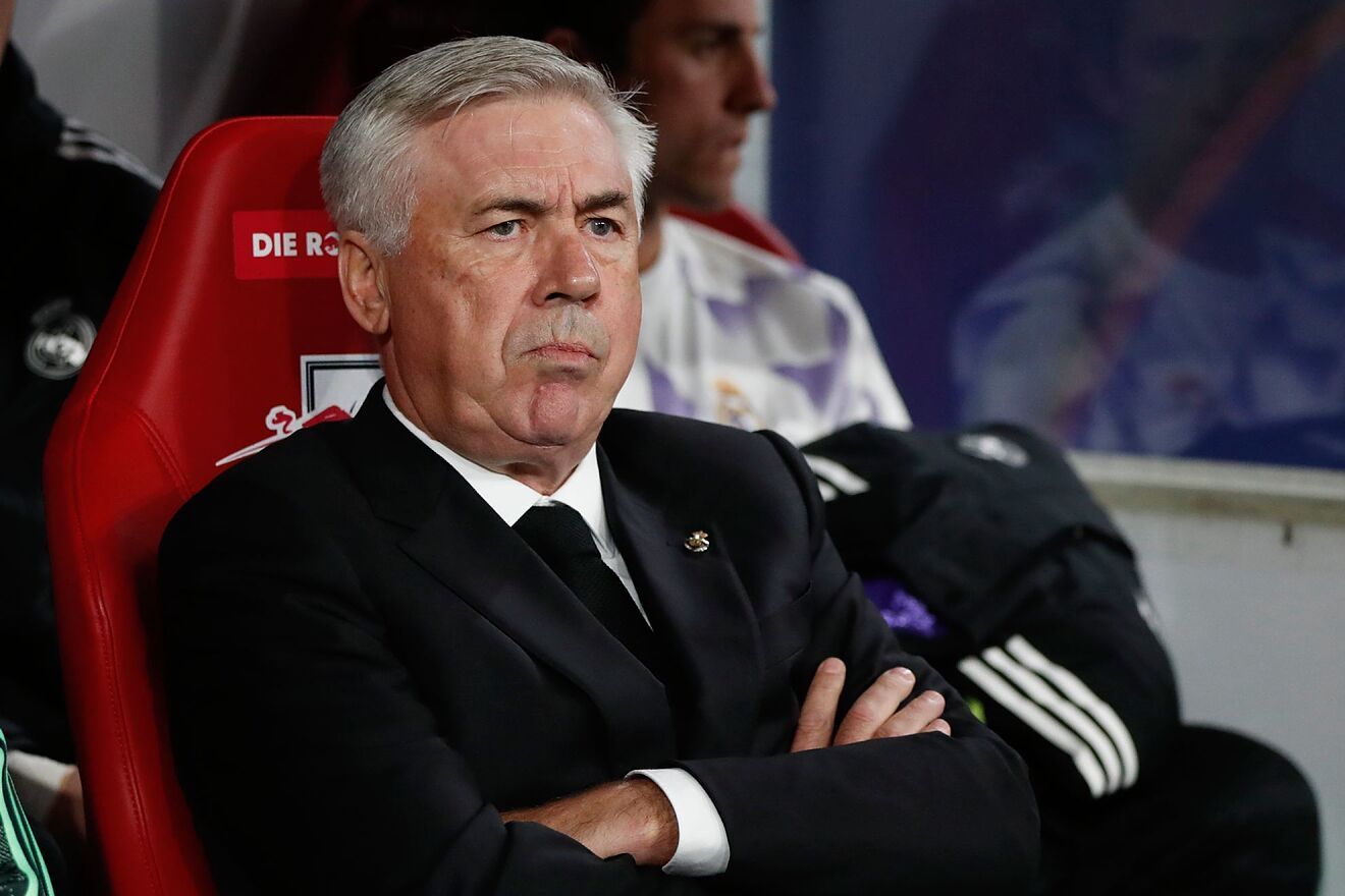 Carlo Ancelotti habló con los jugadores tras la derrota