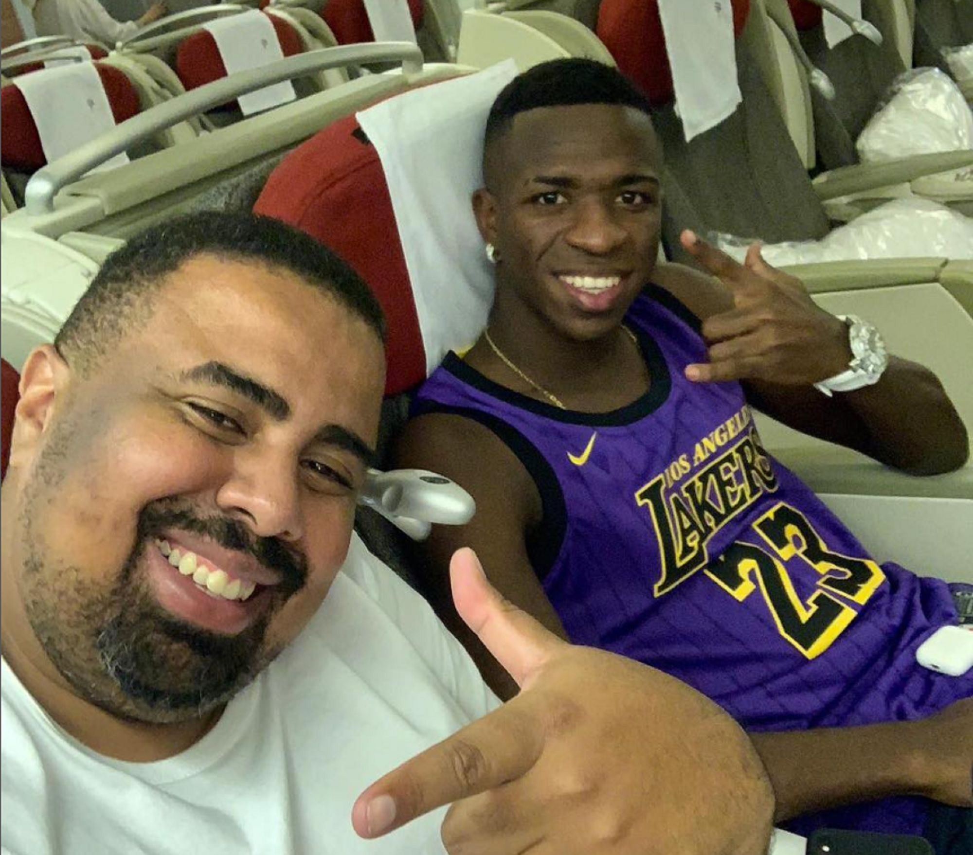 Vinicius y su tío bendicen la llegada de Endrick