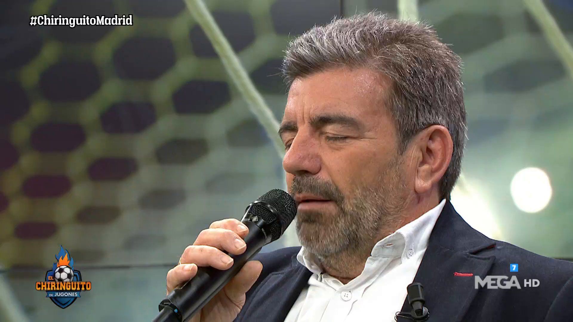 Es historia de El Chiringutio: Pedrerol le manda a cantar y tiene millones de visitas