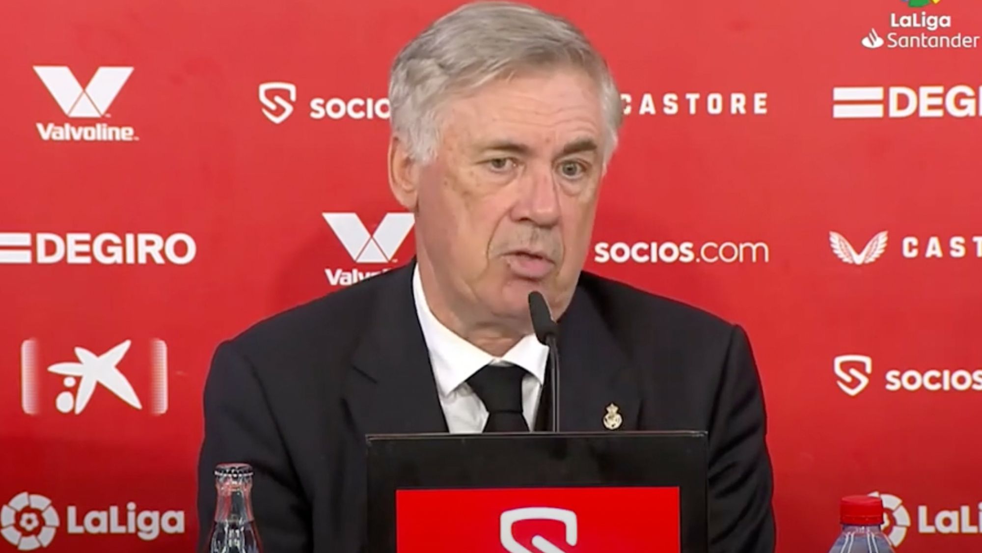 Ancelotti pregunta por un '9' low cost: "¿Es posible?"