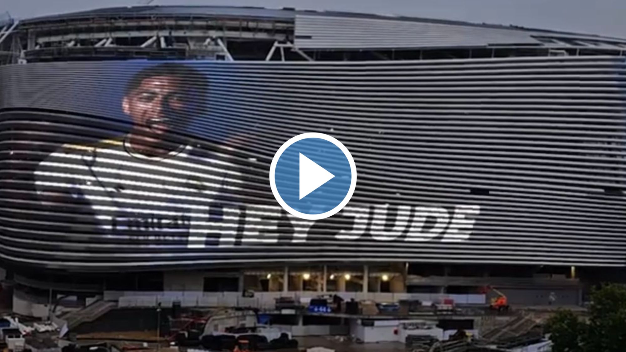 Jude Bellingham aparece en el Bernabéu