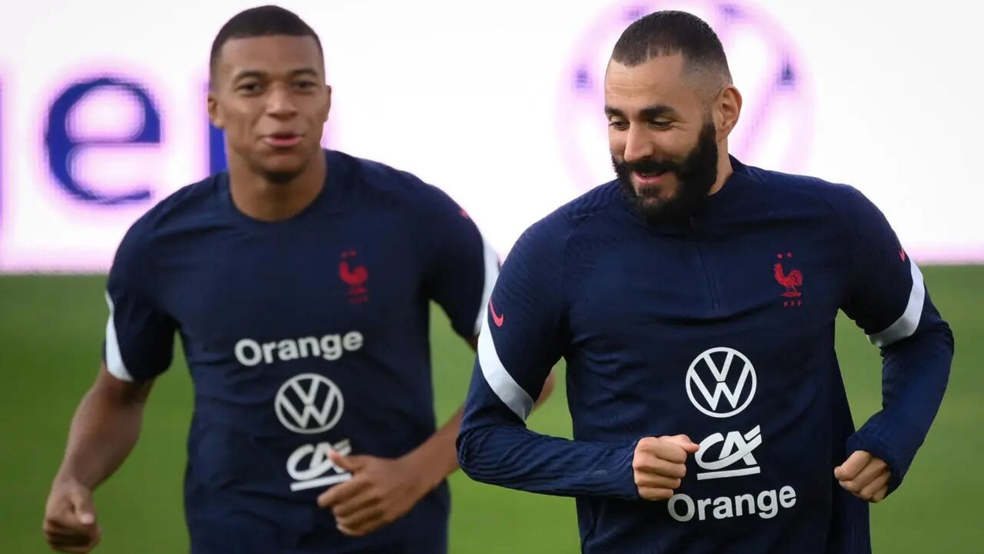 Benzema retrató en público al periodista que dice que Mbappé se va a Arabia