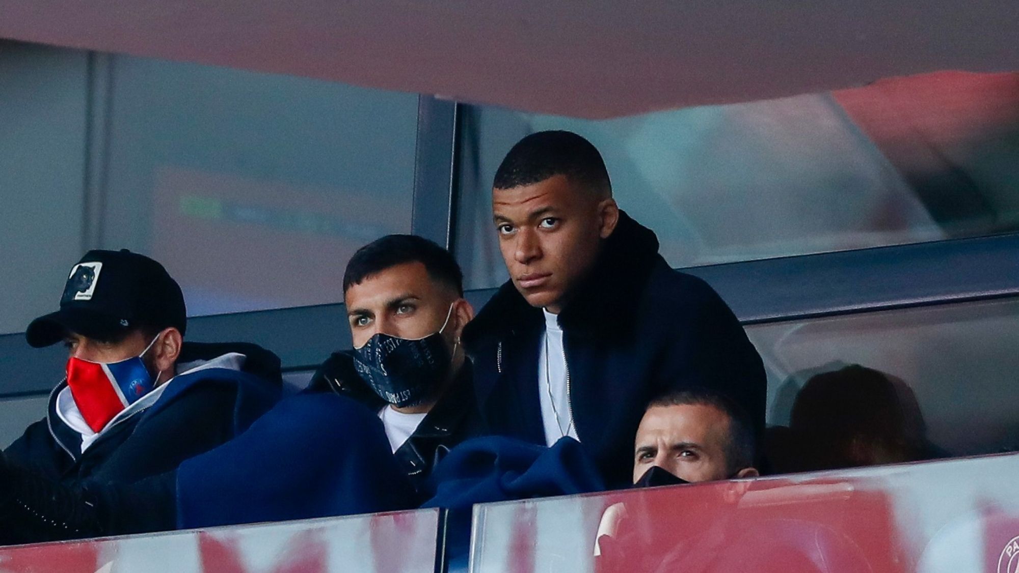 La curiosa razón por la que el PSG no puede dejar a Mbappé un año en la grada