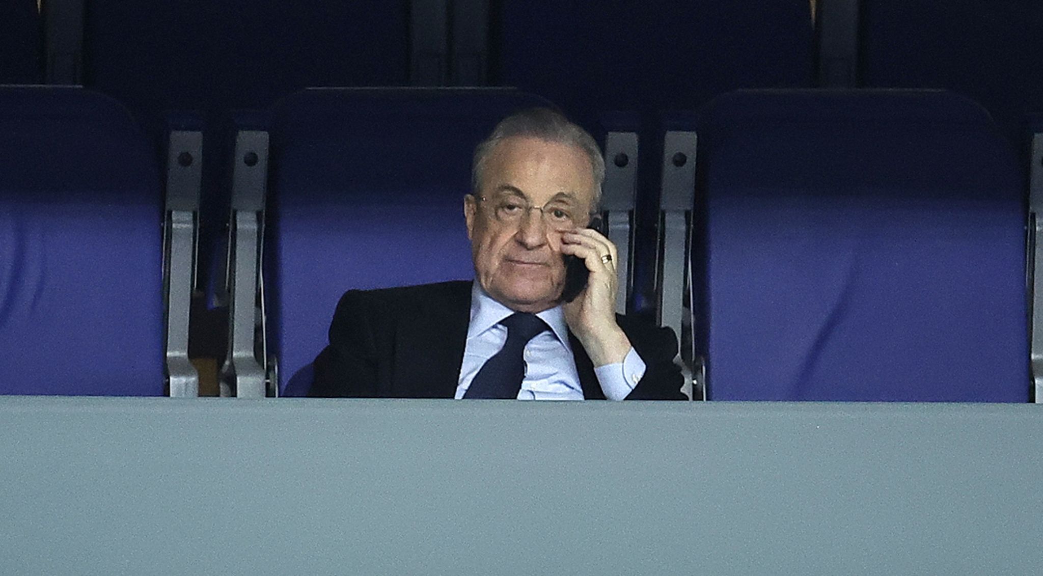 Florentino cerró su fichaje y la jueza dice no: la cláusula del contrato que lo impide