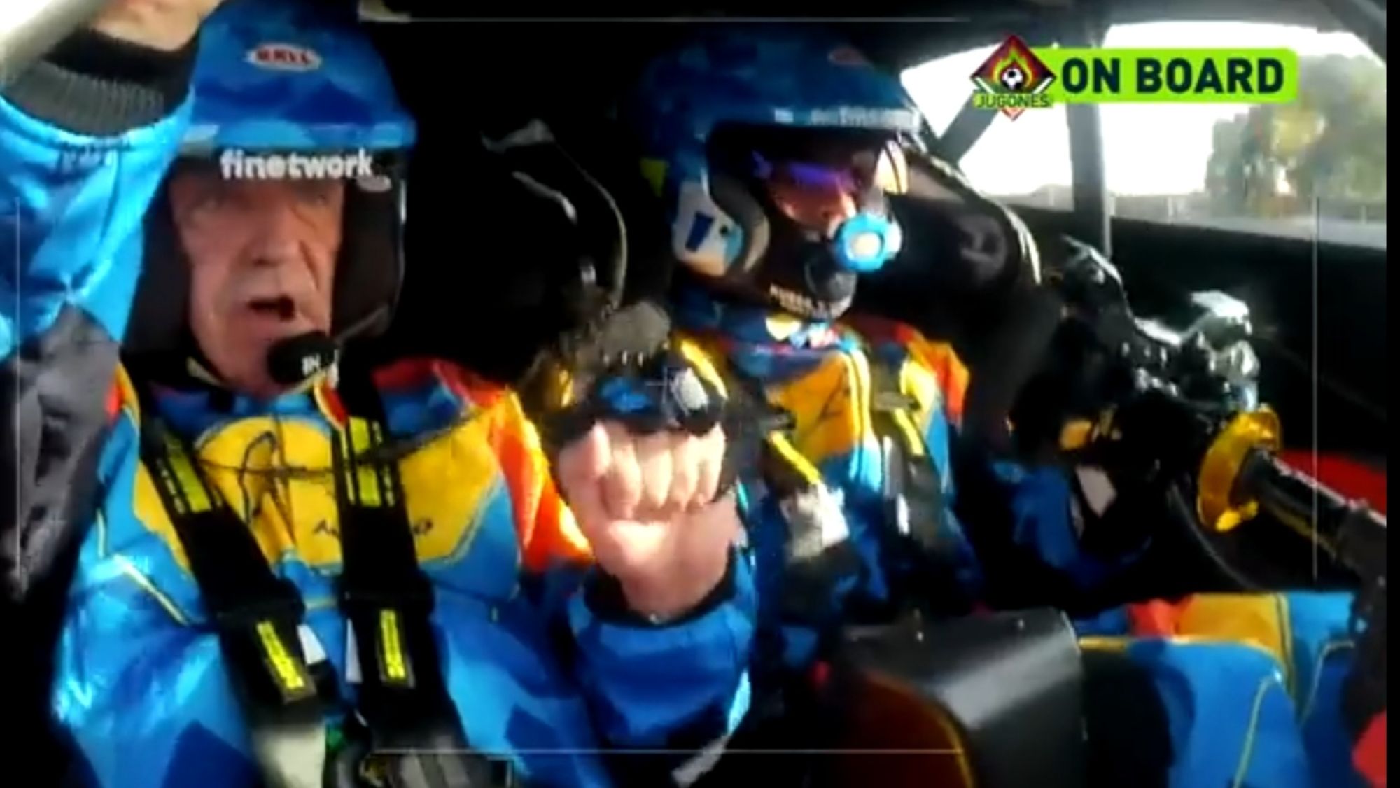 Pedrerol, a gritos tras subirse con Fernando Alonso a casi 300 km/h: el vídeo del año