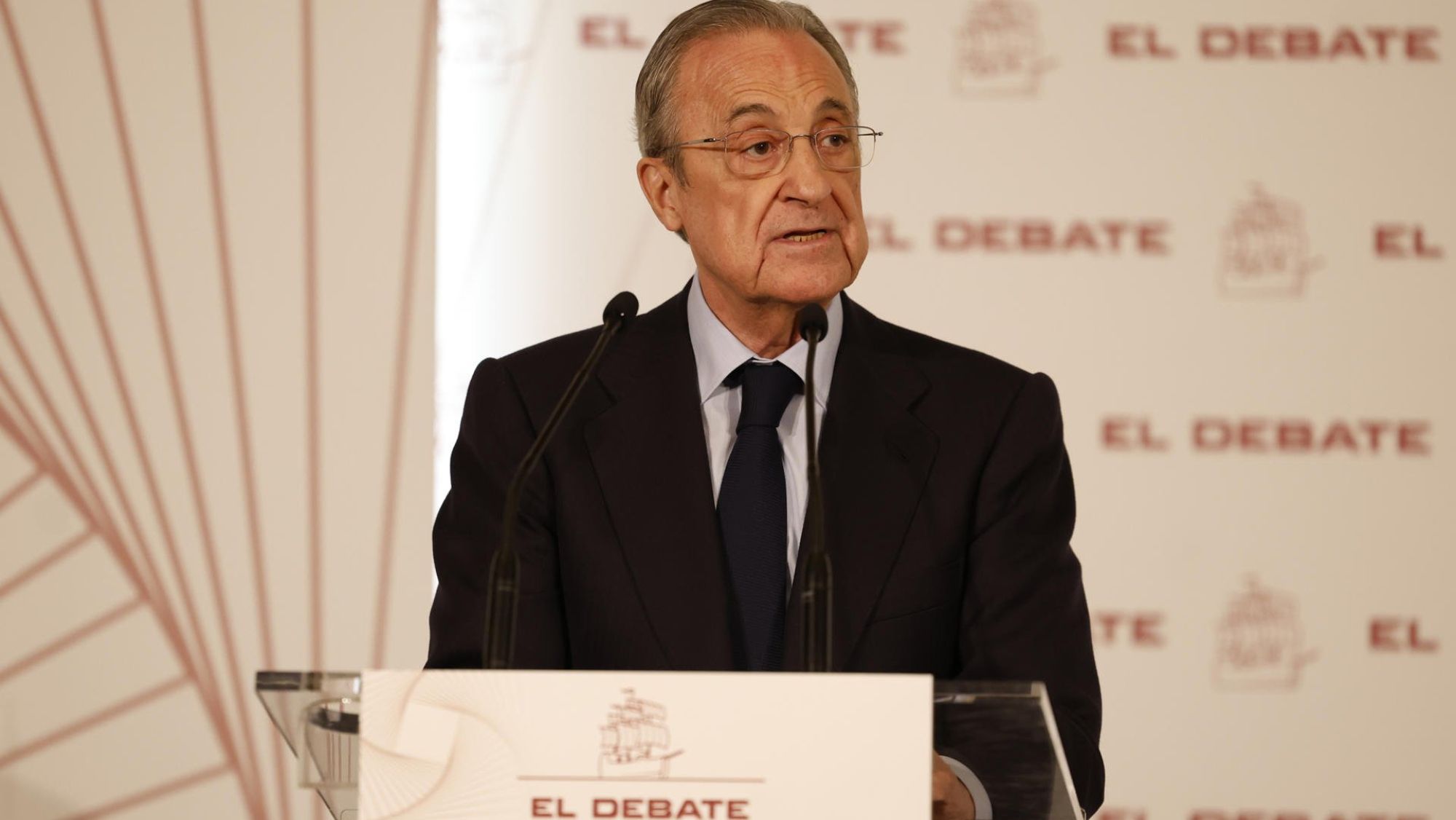 Florentino Pérez se lo piensa: cumbre en enero para valorar la renovación más delicada