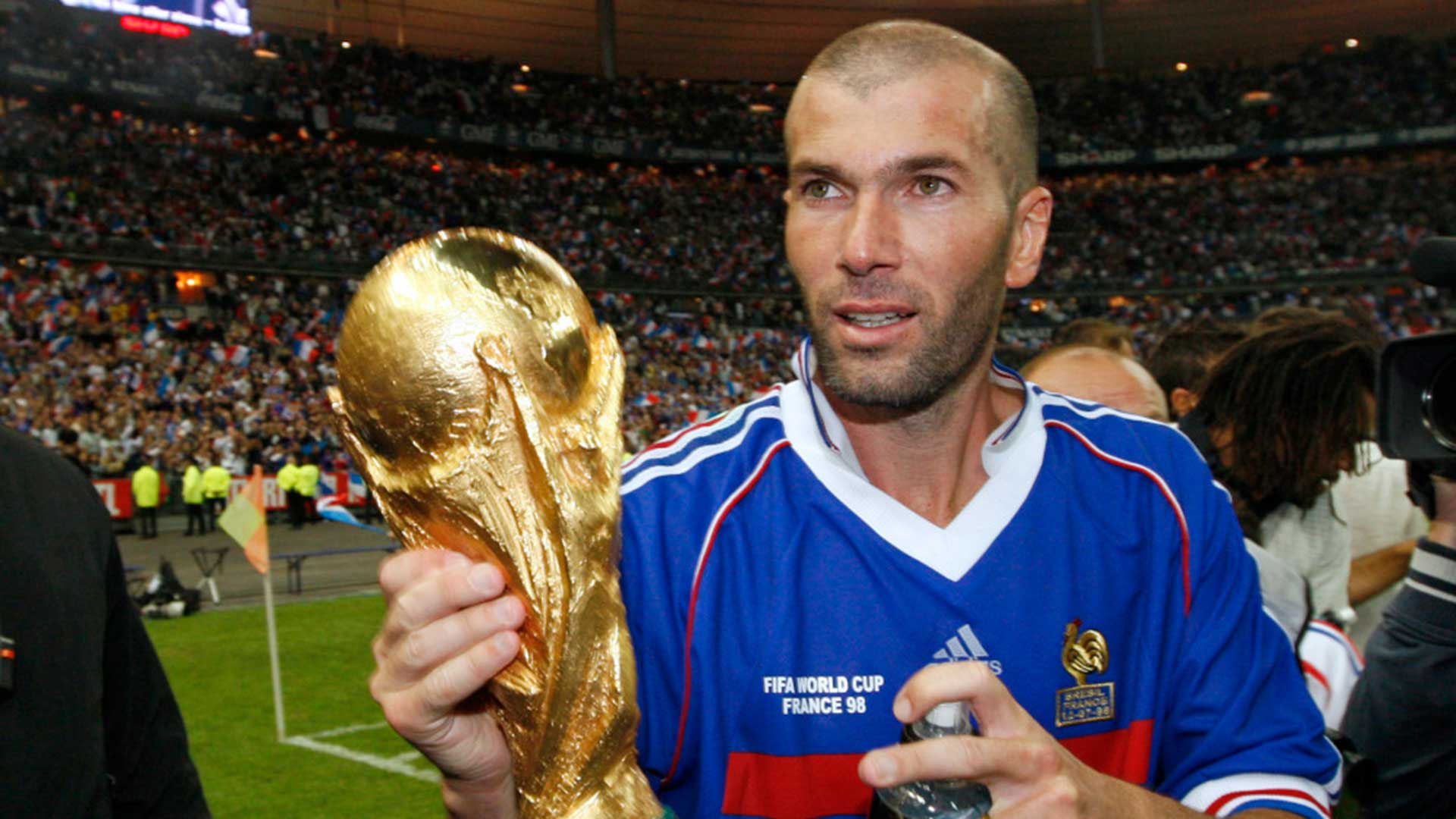 Zidane ganó el primer Mundial para Francia en 1998