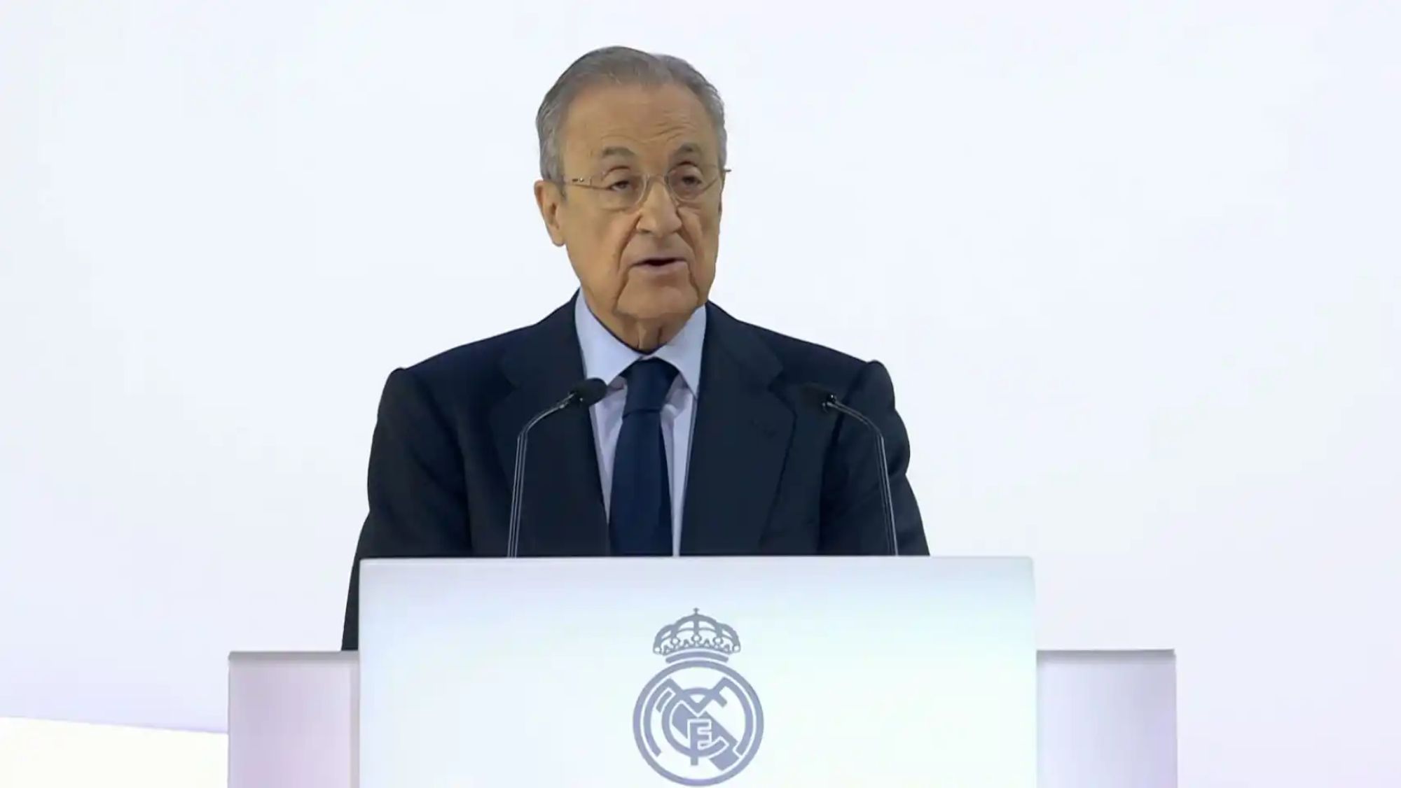 Del cielo al infierno: Florentino le manda a hacer la 'mili' lejos del Madrid