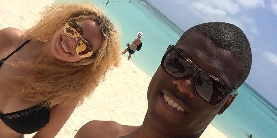 Jaimy Kenswiel junto a su marido Denzel Dumfries, el jugador neerlandés del Inter de Milán