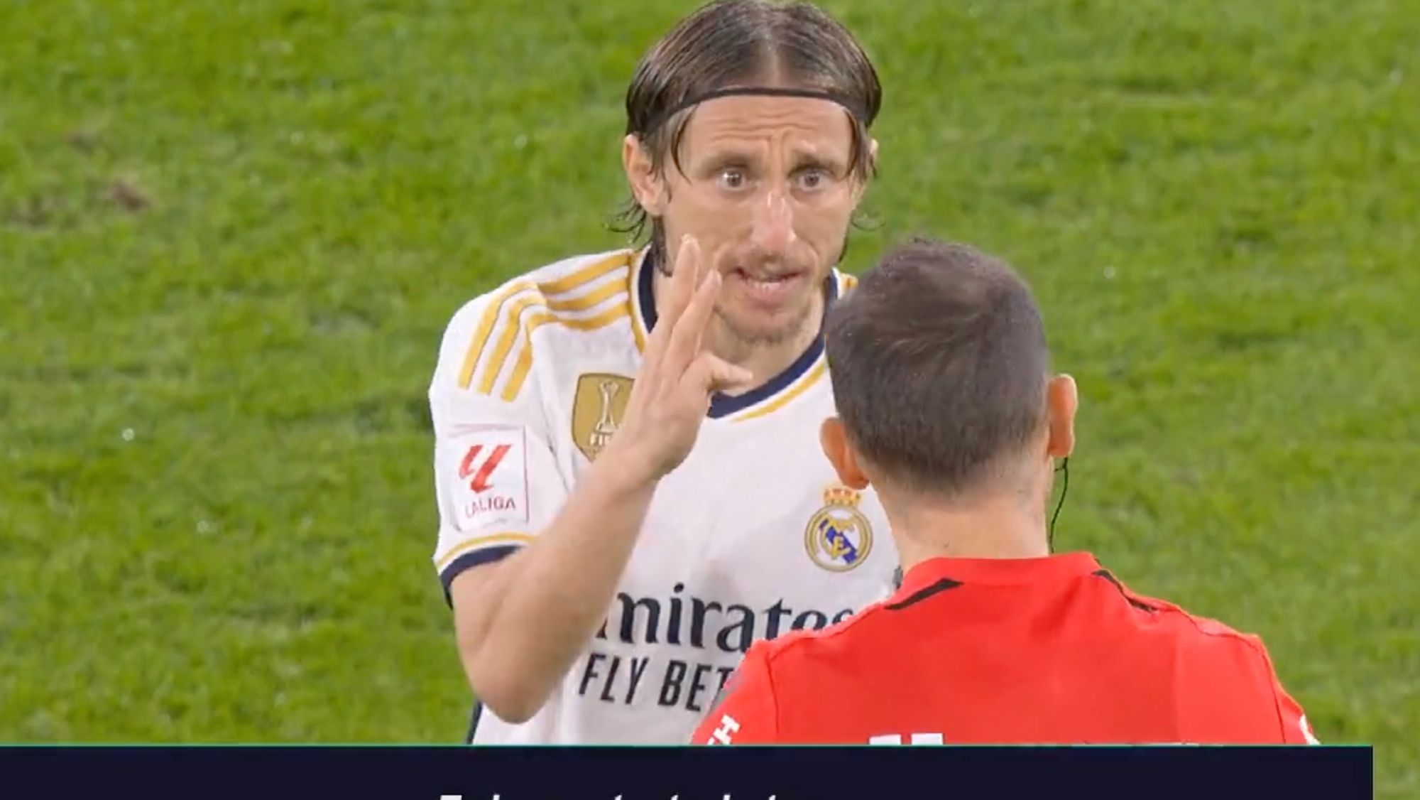 Modric se fue a por el árbitro y se lo dijo a la cara tras el partido del Real Madrid: "No te f..."