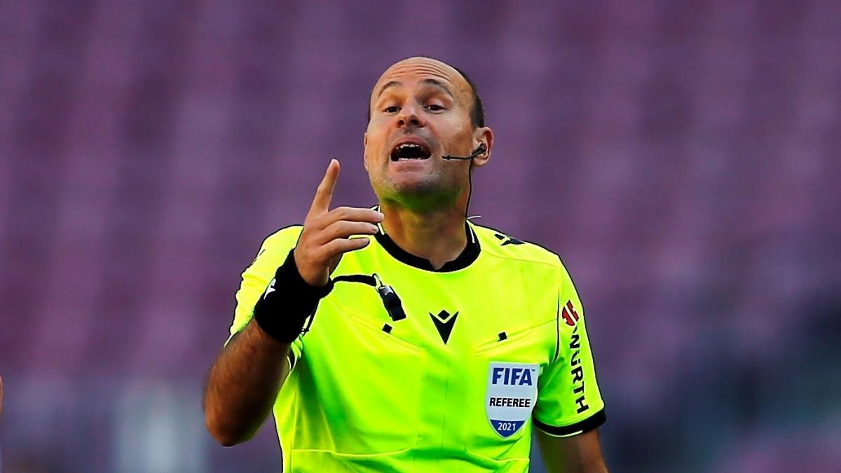 Mateu Lahoz el árbitro protagonista en Qatar 2022: 17 tarjetas amarillas en  un partido