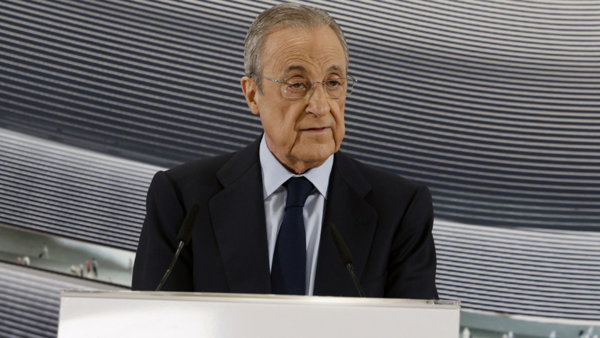 El plan del Real Madrid con el lateral  K.O al chollo y sí al galáctico de Florentino