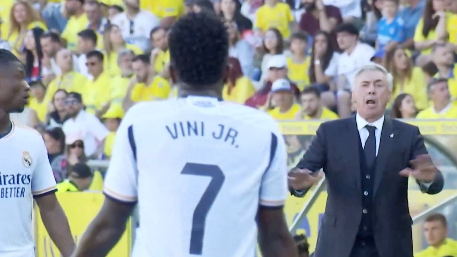 Ancelotti, harto, se fue directo a por Vinicius en pleno partido: "No vuelvas a p..."