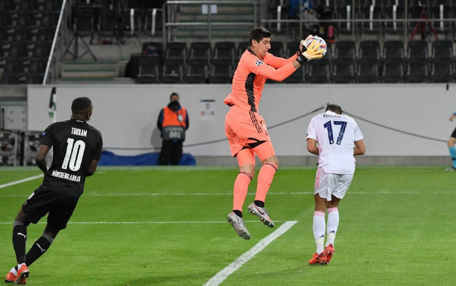 Thibaut Courtois y Lucas Vázquez