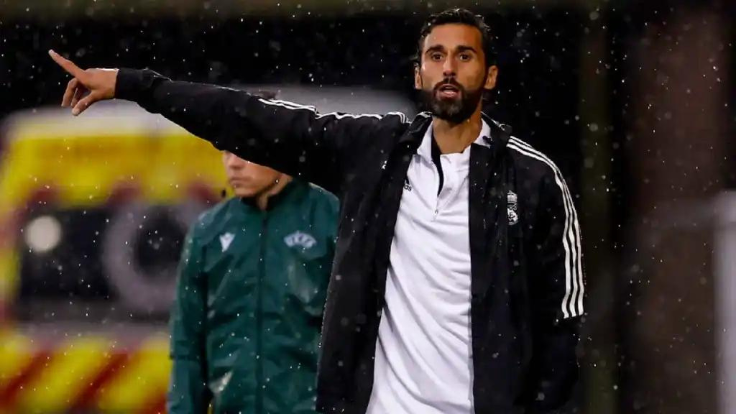 Álvaro Arbeloa la está rompiendo en los banquillos del Juvenil A del Real Madrid