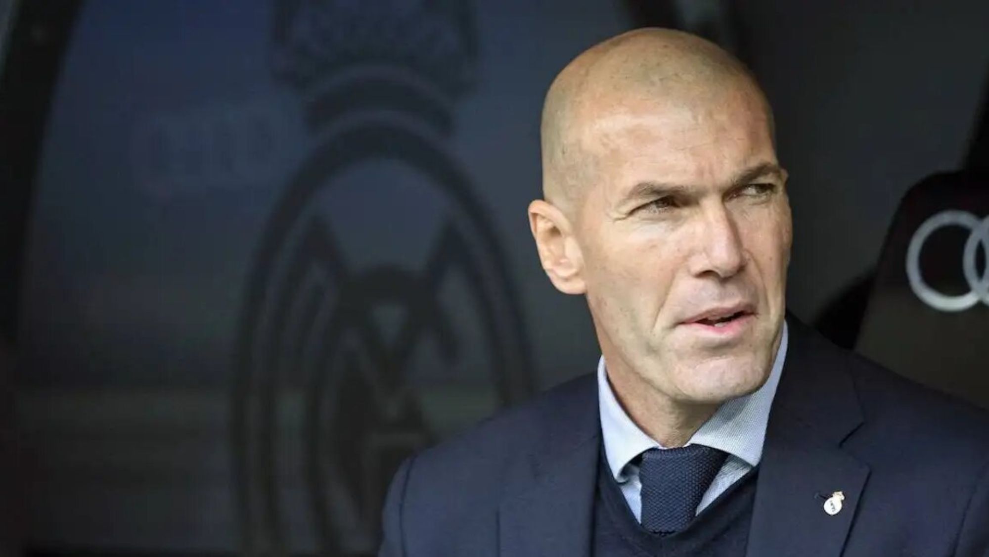 Zidane se cansa de esperar a Francia y aceptaría la nueva oferta de un gigante de Europa