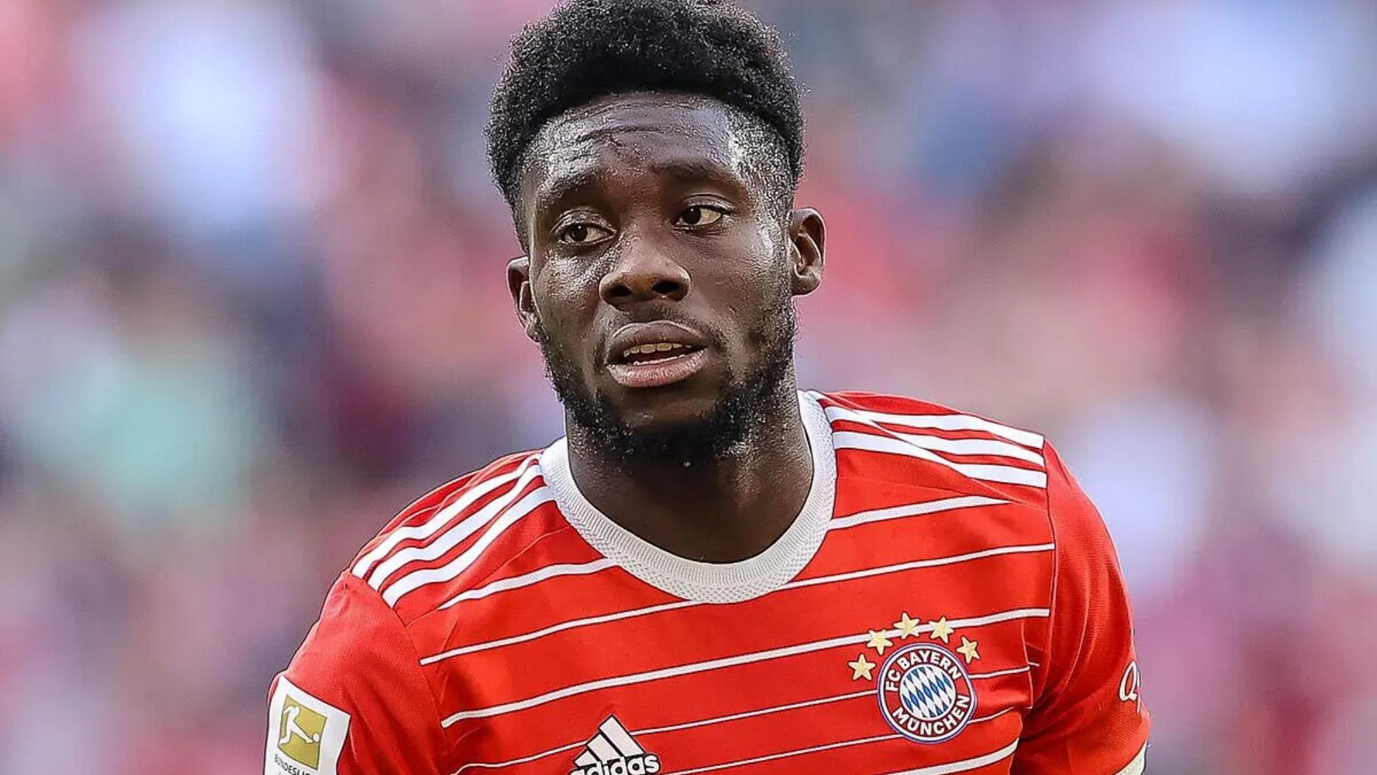 Alphonso Davies, traicionado por los suyos, duro ataque desde Alemania: “Es una s…”