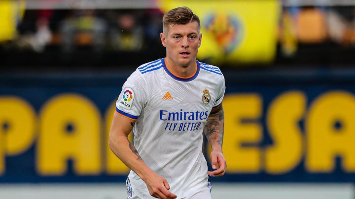 Toni Kroos en el campo