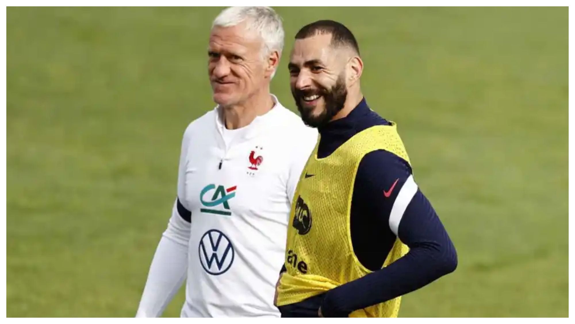 Karim Benzema junto a Didier Deschamps