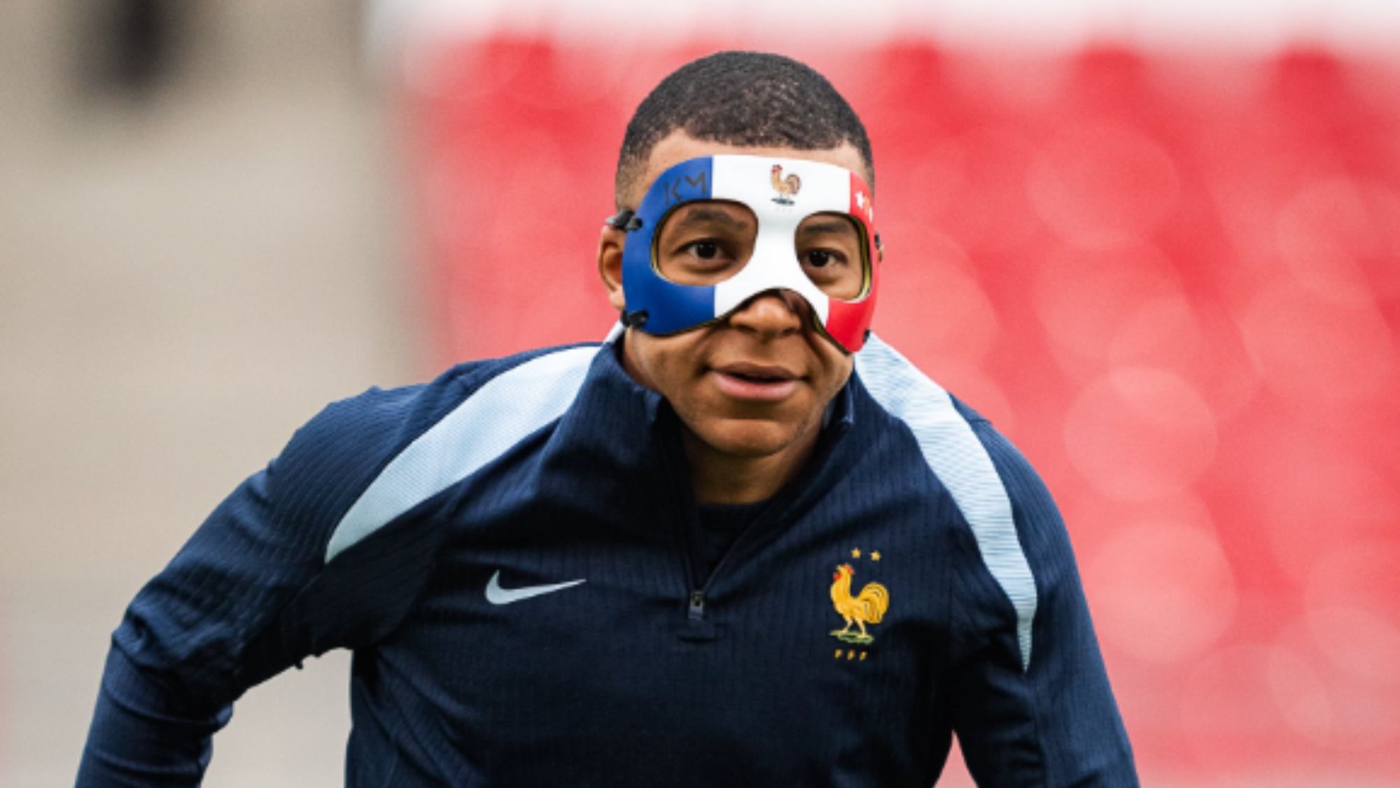 La UEFA se lo prohíbe a Mbappé  no podrá jugar con esta máscara