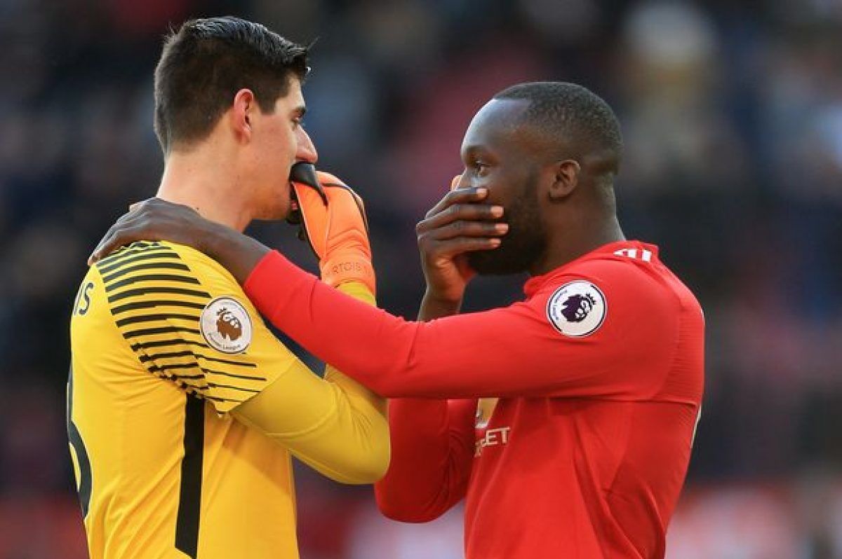 Courtois y Lukaku en un Chelsea-Manchester United