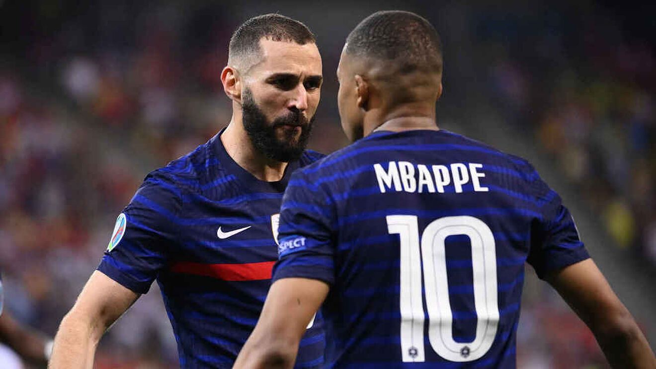 Mbappé y Benzema, en un partido de la Selección Francesa