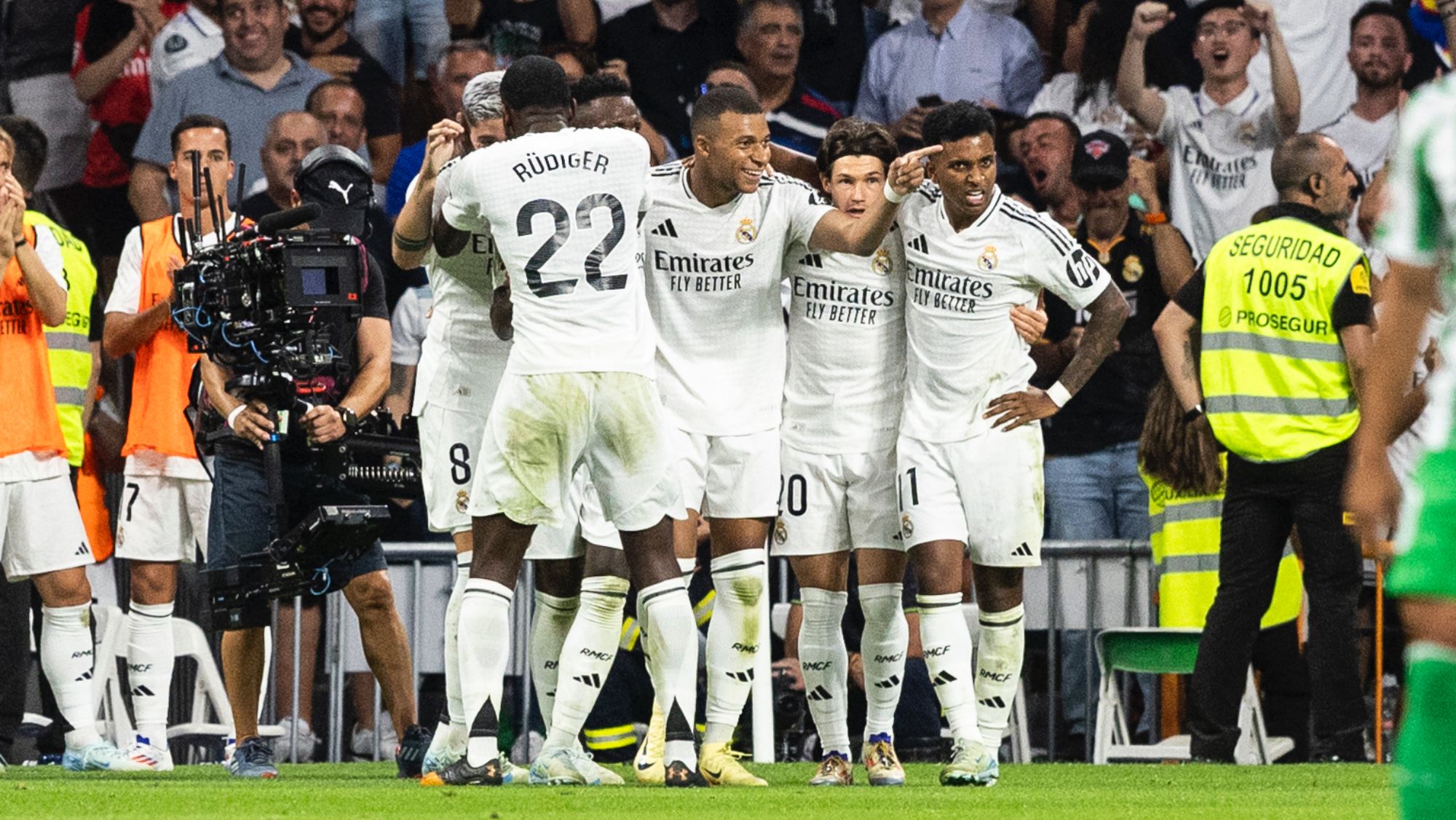 Jugadores del Real Madrid, celebrando uno de los goles ante el Betis, en el último partido de Liga.