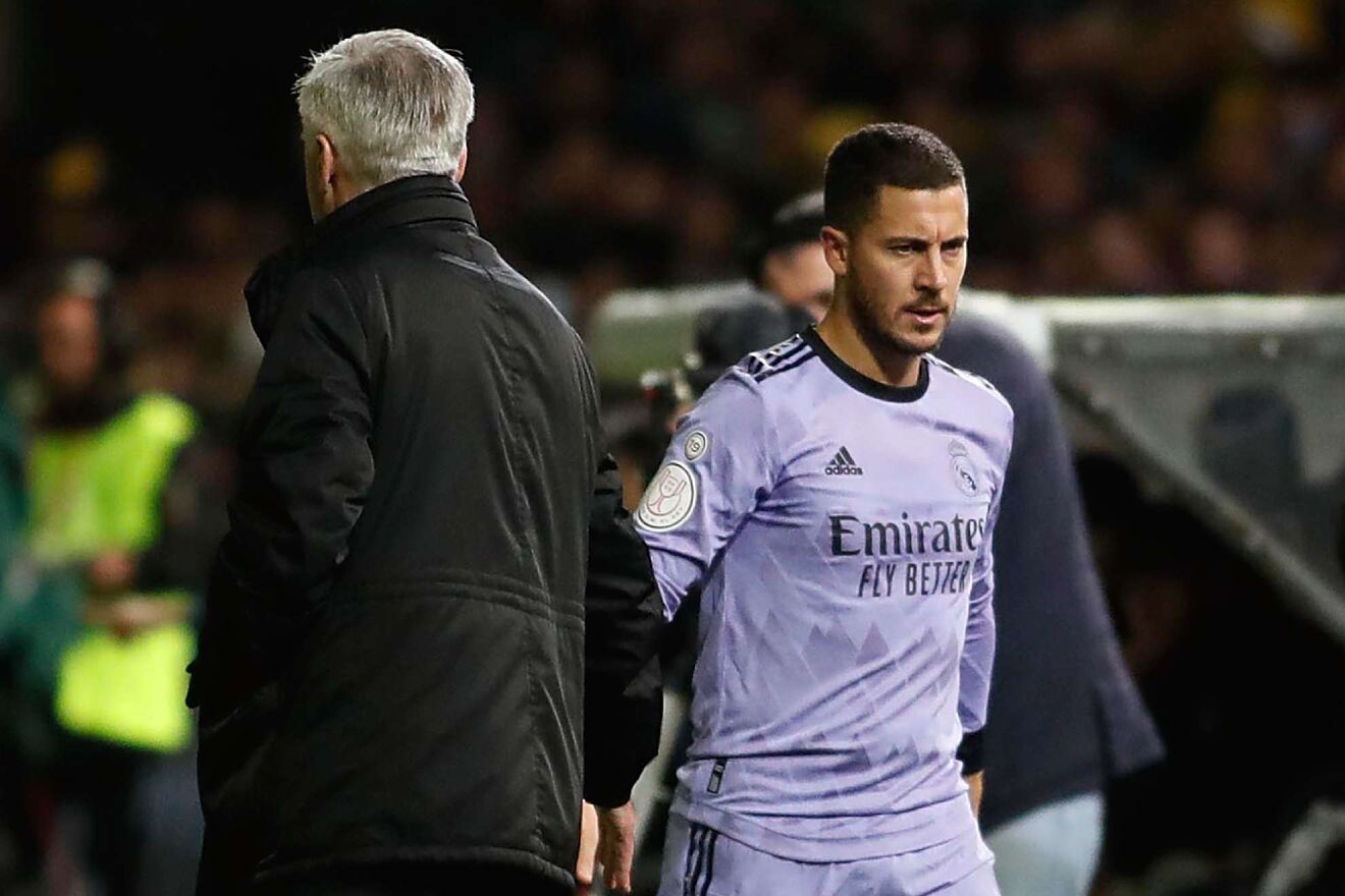 Maldini no tuvo piedad con Eden Hazard