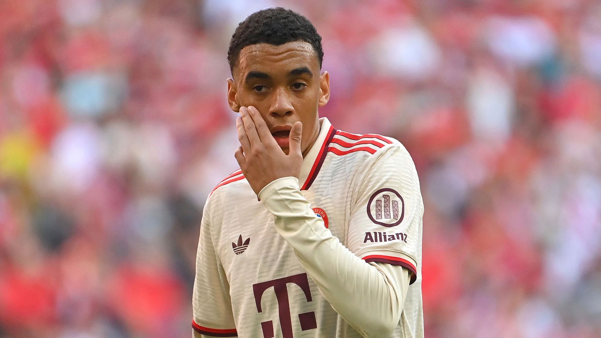 Jamal Musítala, durante un partido con el Bayern.