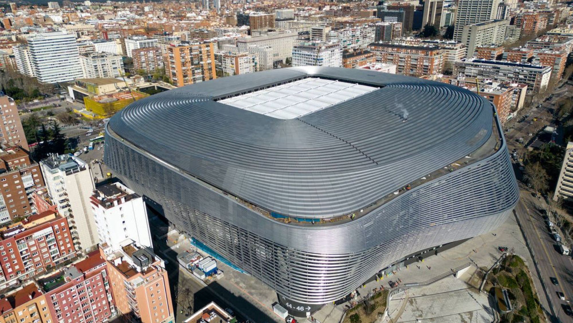 Exteriores del estadio Santiago Bernabéu.