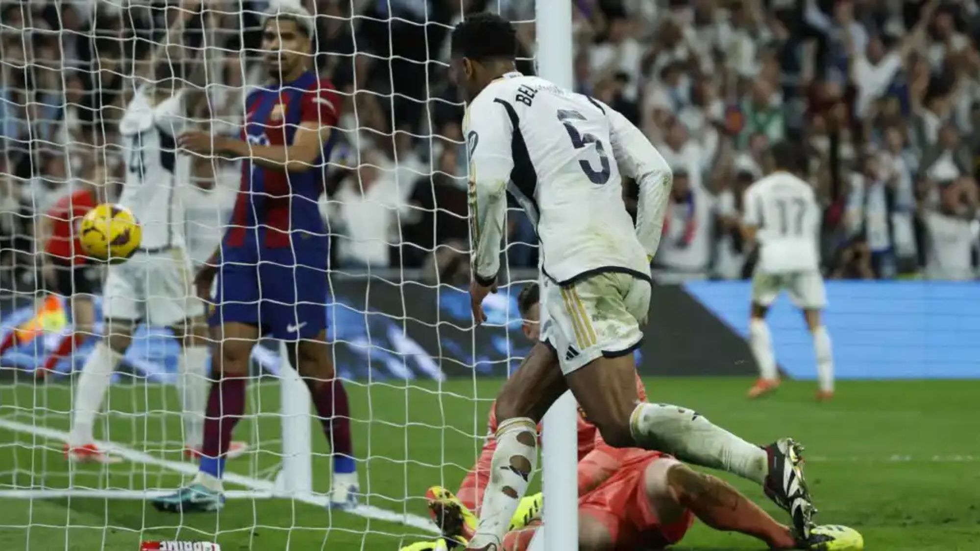 Jude Bellingham, celebrando su gol -fue el de la victoria (3-2)-, la pasada temporada, ante el Barça en el Bernabéu.