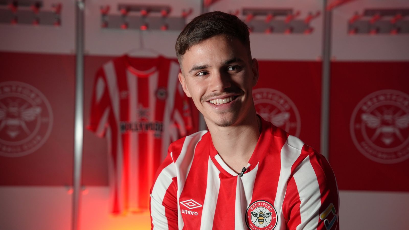 Romeo Beckham es nuevo jugador del Brentford 