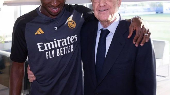 vinicius-abraza-florentino-perez