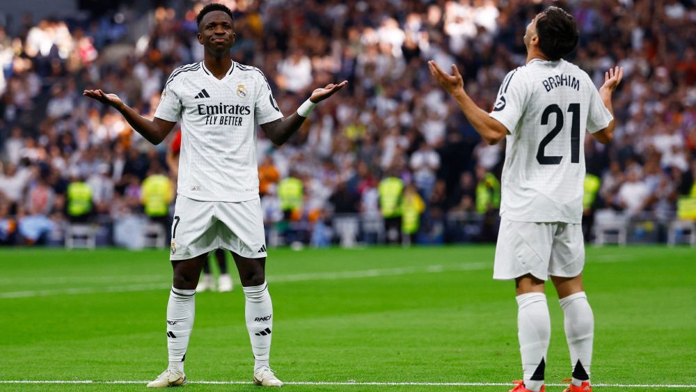 Brahim Díaz y Vinícius Jr. celebran el cuarto gol.