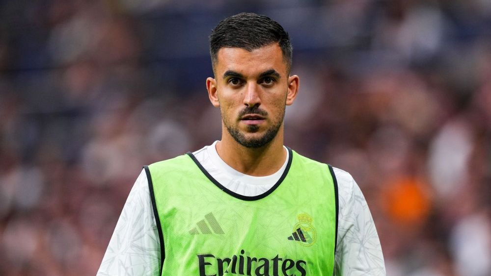 Dani Ceballos, calentando en un partido reciente del Madrid.