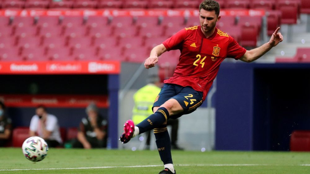 Laporte, en un partido con la Selección española.