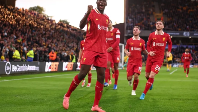 Konaté celebrando un gol.