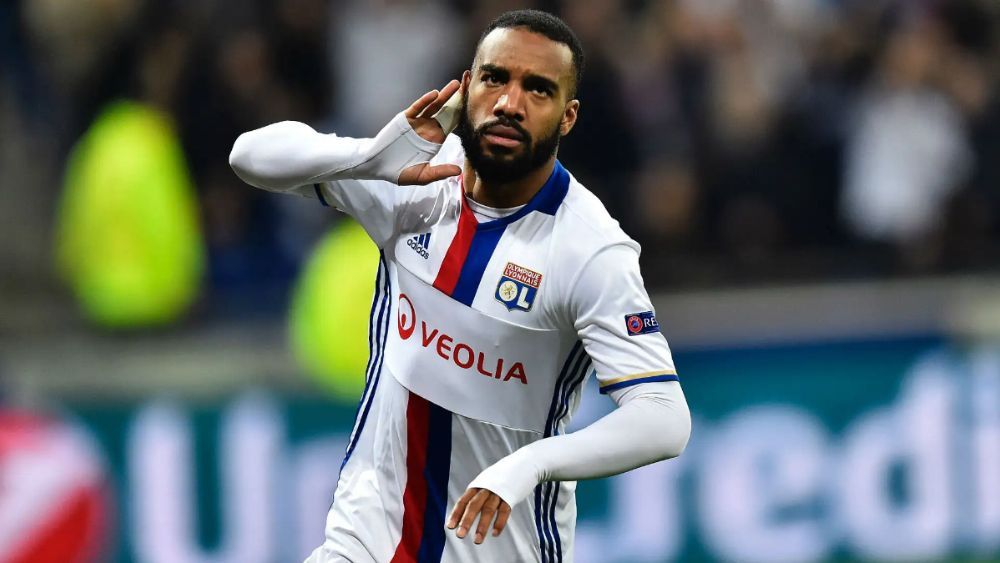 Alexandre Lacazette, delantero del Olympique de Lyon, podría interesar al Madrid.