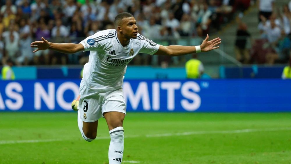 Mbappé celebrando su primer gol con la camiseta del Real Madrid