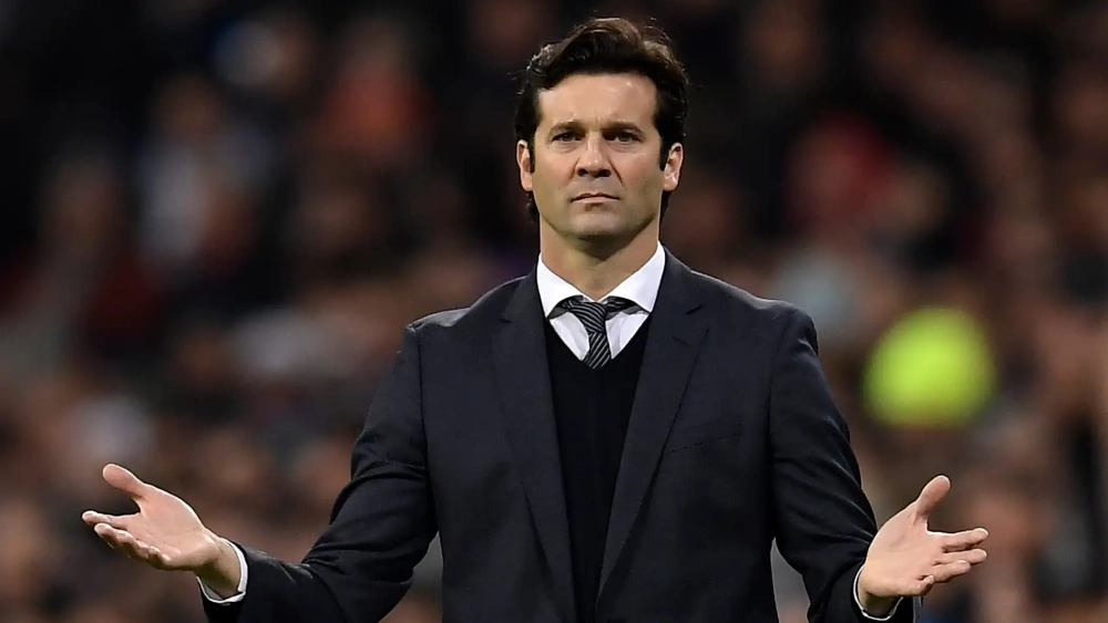 Santiago Solari con los brazos abiertos