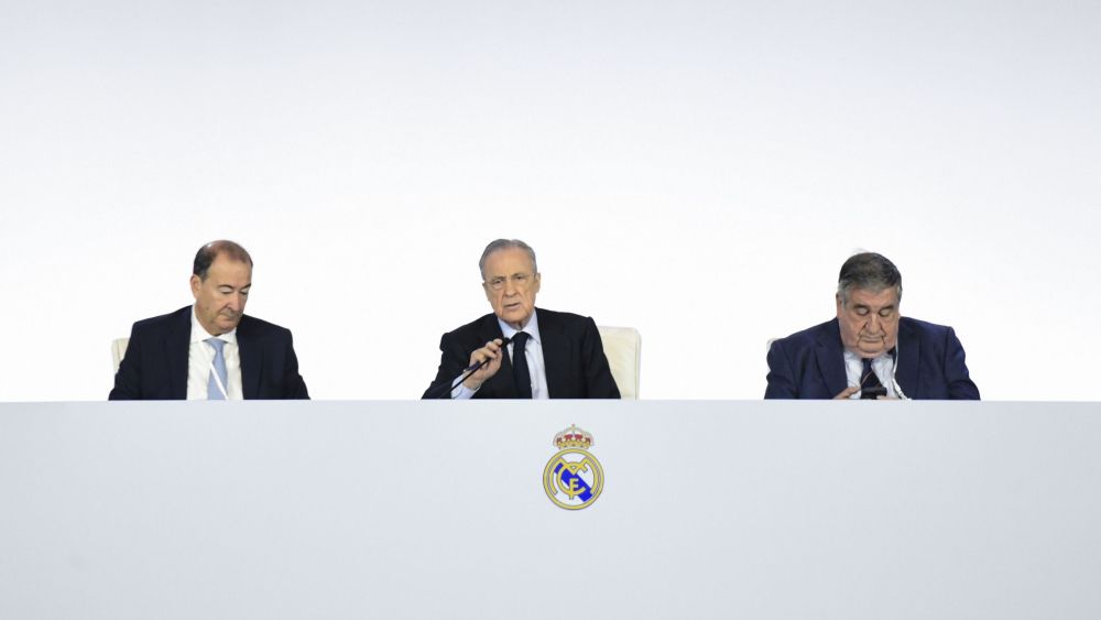 Florentino Pérez en una Asamblea de socios compromisarios.