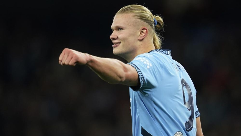 Erling Haaland celebrando un gol con el Manchester City.