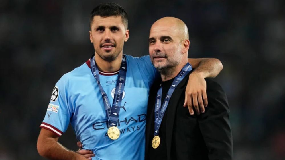 Pep Guardiola y Rodri Hernández, celebrando la Champions ganada en el año 2023.