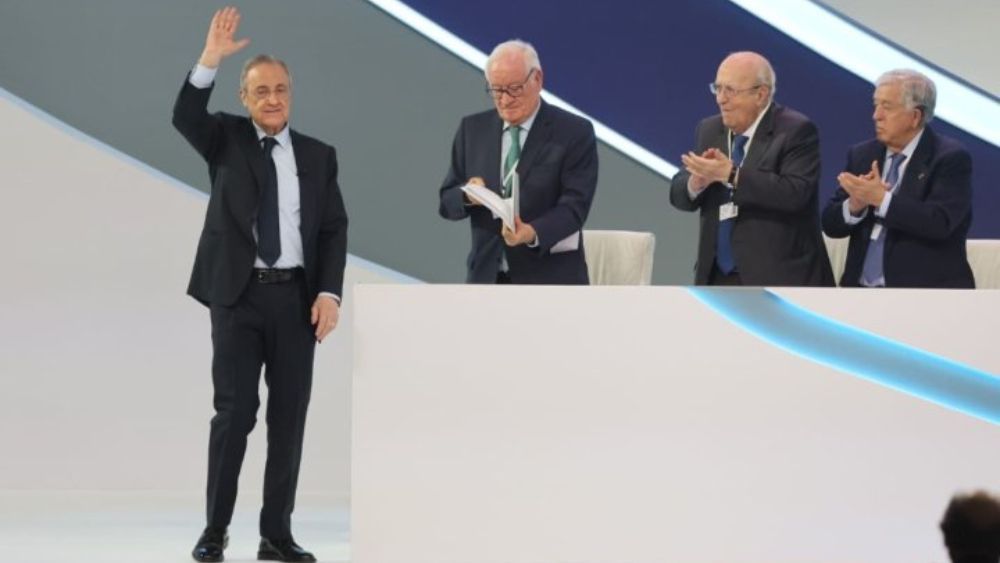 Florentino Pérez ha sido ovacionado en la Asamblea del Real Madrid, que ha tenido lugar este domingo.